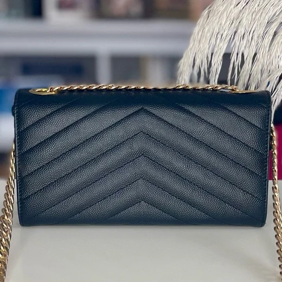 Saint Laurent WOC • Quilted Caviar Leather • Signature Edition - Picture 2 of 12